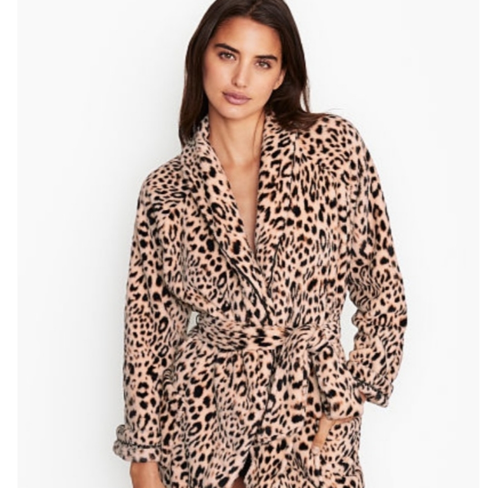Victoria's Secret Logo Short Cozy Robe